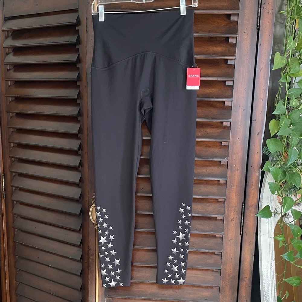 NWT $110 SPANX Black Leggings with Silver Star Accents Large